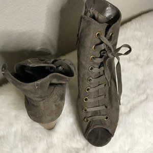 Women's taupe Booties